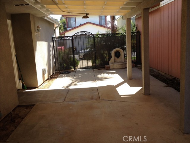 3745 Countryside Lane, Long Beach CA: https://media.crmls.org/medias/d873d42f-ee73-4e5b-91f3-bb86dcd7a6be.jpg
