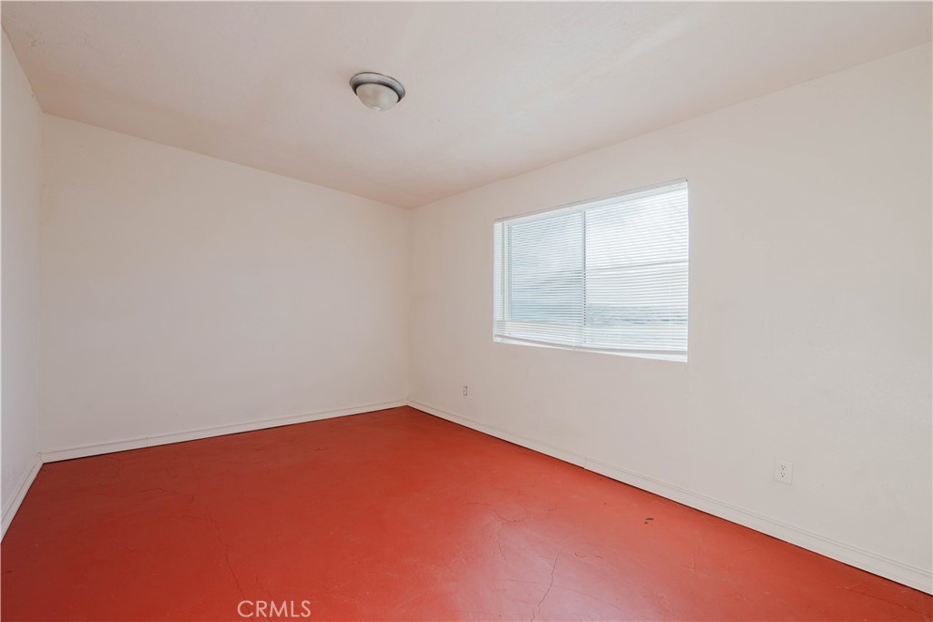 https://media.crmls.org/medias/d8741795-5011-48c1-b22b-fa16ed9b4842.jpg?preset=X-Large