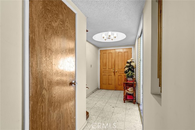 301 East Buckthorn photo 8