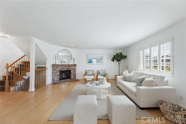 Detail Gallery Image 1 of 36 For 1421 12th St #1,  Manhattan Beach,  CA 90266 - 2 Beds | 2/1 Baths