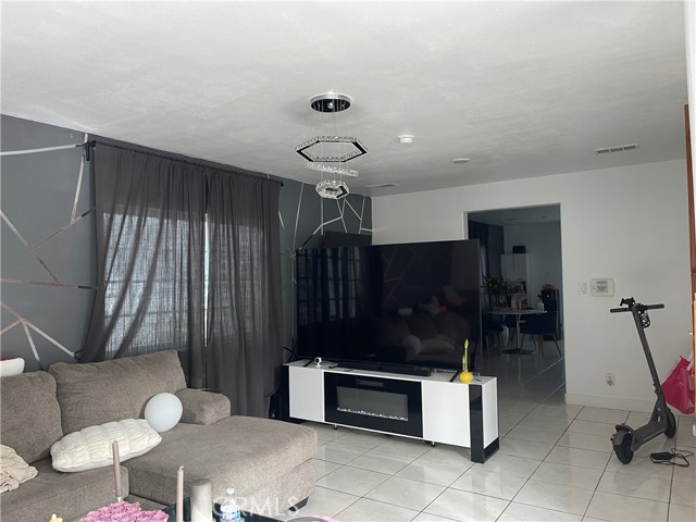 Detail Gallery Image 12 of 20 For 1416 Orange, Long Beach,  CA 90813 - 6 Beds | 4 Baths