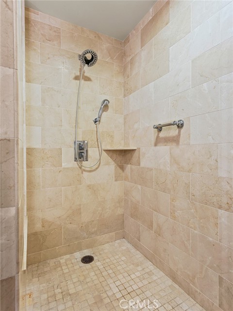 Detail Gallery Image 20 of 55 For 920 Granite Dr #213,  Pasadena,  CA 91101 - 2 Beds | 2/1 Baths