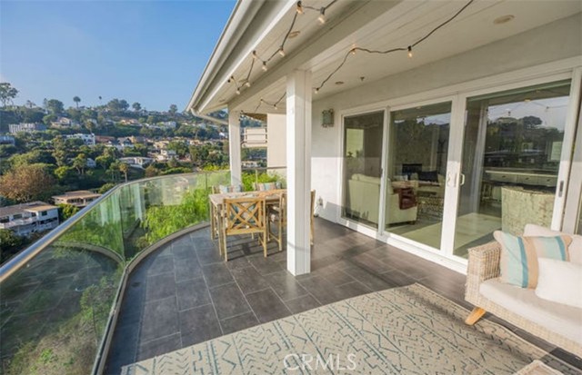 Detail Gallery Image 5 of 22 For 986 Oriole, Laguna Beach,  CA 92651 - 3 Beds | 3 Baths