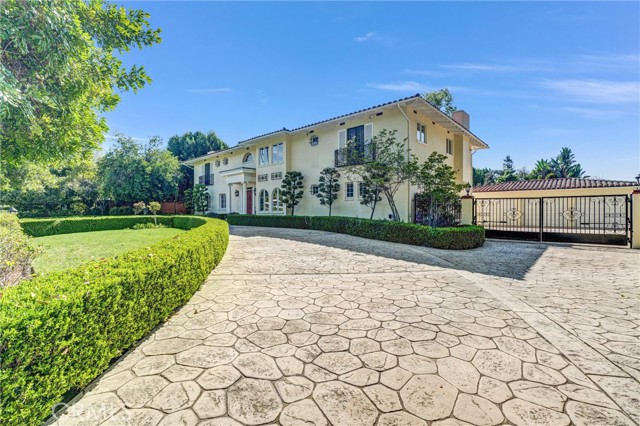 Detail Gallery Image 3 of 56 For 2290 Lombardy, San Marino,  CA 91108 - 5 Beds | 5 Baths