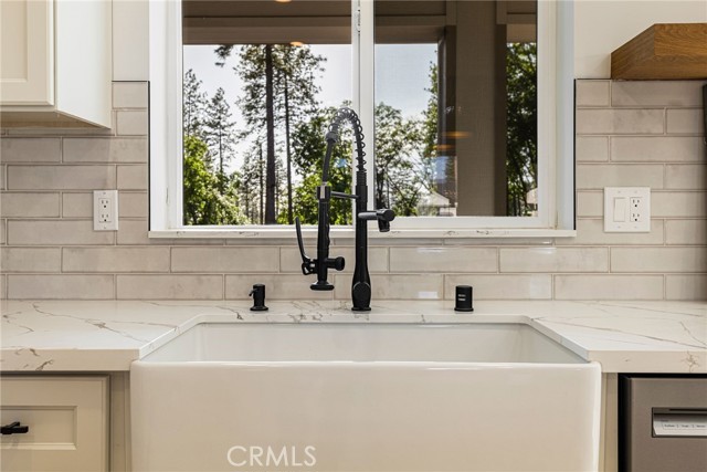 5785 Fickett Lane, Paradise CA: https://media.crmls.org/medias/d877c6a3-0b9d-493a-be7d-be5551bc2dba.jpg