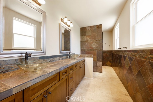 317 Sunrise Terrace, Arroyo Grande CA: https://media.crmls.org/medias/d87827d0-35c1-478c-acf1-5fdcdb9b68e4.jpg
