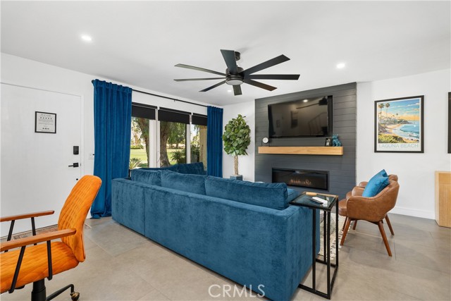 2423 Los Patos, Palm Springs CA: https://media.crmls.org/medias/d8782b71-385c-4a21-a051-278c920744c0.jpg