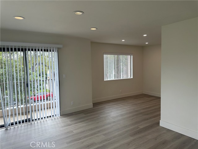 Detail Gallery Image 9 of 16 For 219 E Maple St #6,  Glendale,  CA 91205 - 3 Beds | 2 Baths