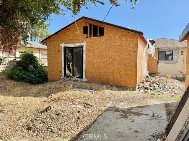 15021 15023 Sylvan, Van Nuys CA: https://media.crmls.org/medias/d87a160c-ddd5-45a2-9d77-7a76b132f4e8.jpg