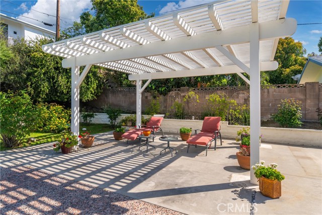 Detail Gallery Image 30 of 34 For 4432 Leydon Ave, Woodland Hills,  CA 91364 - 3 Beds | 2 Baths