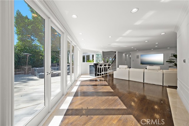 Detail Gallery Image 9 of 64 For 16221 Elisa Pl, Encino,  CA 91436 - 5 Beds | 5/1 Baths