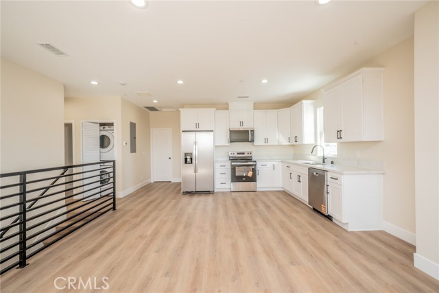 Detail Gallery Image 34 of 44 For 11186 Vernon Ave a,  Chino,  CA 91710 - 5 Beds | 3 Baths