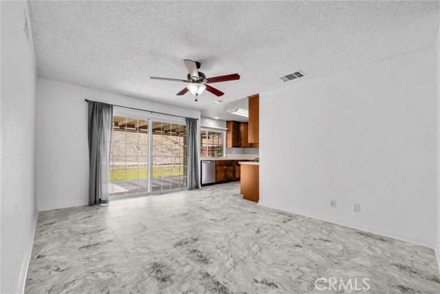 Detail Gallery Image 23 of 39 For 4549 Pinto, Jurupa Valley,  CA 92509 - 3 Beds | 2 Baths