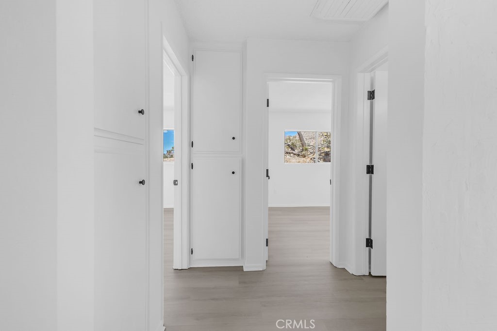 https://media.crmls.org/medias/d87bc127-44b7-4be5-9a81-556e16721c5e.jpg?preset=X-Large
