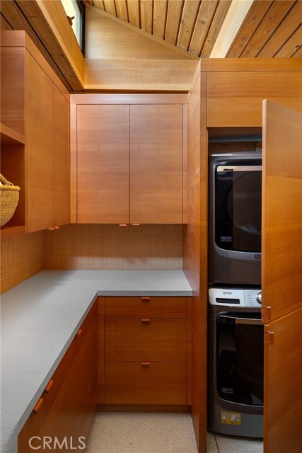 Detail Gallery Image 16 of 32 For 1515 N Tigertail, Los Angeles,  CA 90049 - 3 Beds | 2/1 Baths