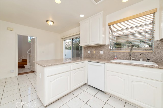 326 Genoa, Arcadia CA: https://media.crmls.org/medias/d87c82a8-1899-4ea1-90b6-79c1e4f894f7.jpg