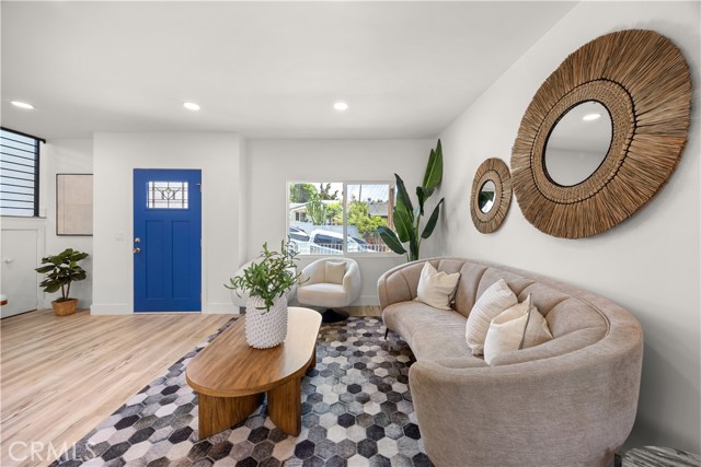 Detail Gallery Image 5 of 22 For 4880 Eldred St, Los Angeles,  CA 90042 - 3 Beds | 2 Baths