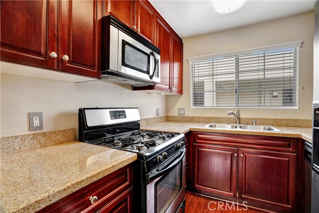 5510 Owensmouth Avenue, Woodland Hills CA: https://media.crmls.org/medias/d87d3f36-f52e-404c-a9c8-f479265859c5.jpg