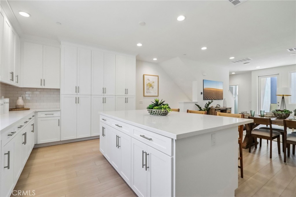 5868 Linden #6