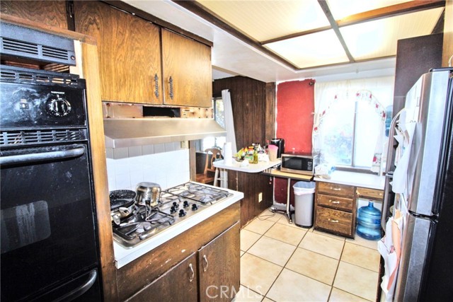 Detail Gallery Image 10 of 41 For 6271 Cherry Ave, Long Beach,  CA 90805 - 3 Beds | 1/1 Baths