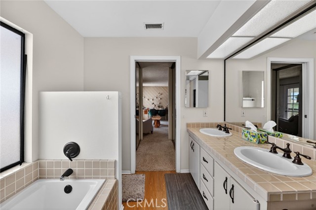 Detail Gallery Image 30 of 73 For 36020 Valencia Way, Temecula,  CA 92592 - 4 Beds | 3 Baths