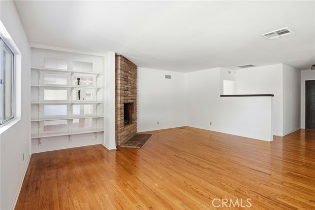 Detail Gallery Image 11 of 38 For 13421 Barbara Ann St, North Hollywood,  CA 91605 - 3 Beds | 2 Baths