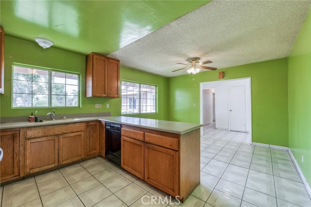 17415 Minnehaha Street, Granada Hills CA: https://media.crmls.org/medias/d87f0270-aad9-429a-b4bb-386a94786311.jpg