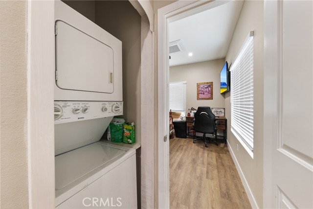 8963 Bold Ruler Lane, Jurupa Valley CA: https://media.crmls.org/medias/d87f2822-fd51-48be-9bf3-e56b5a829064.jpg