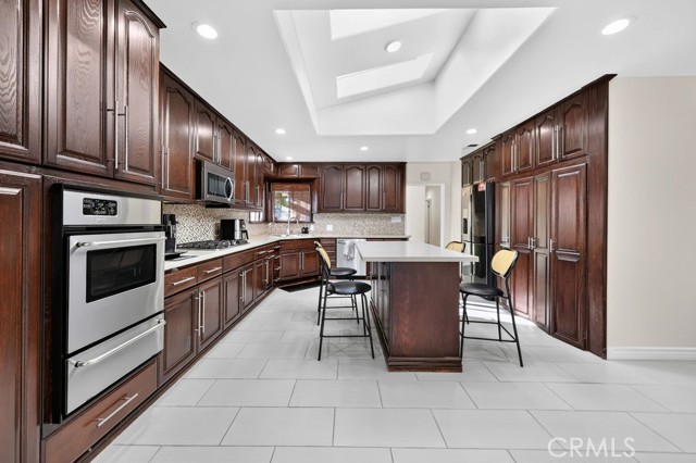 1256 Irving Avenue photo 20