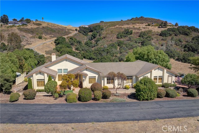 670 Highland Hills Road, Nipomo CA: https://media.crmls.org/medias/d87fbf7c-363e-4257-995f-dbe168fa5af9.jpg