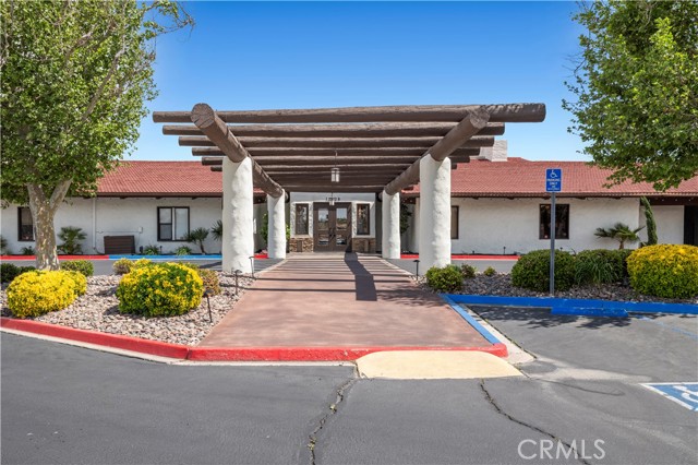13985 Evergreen Lane, Victorville CA: https://media.crmls.org/medias/d87fe5dc-3d93-4f09-92dd-a55d3fccd867.jpg