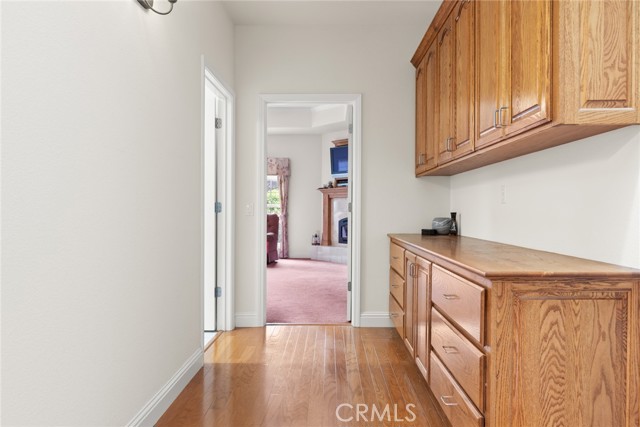 Image 20 of 51 For 13976 Lindbergh