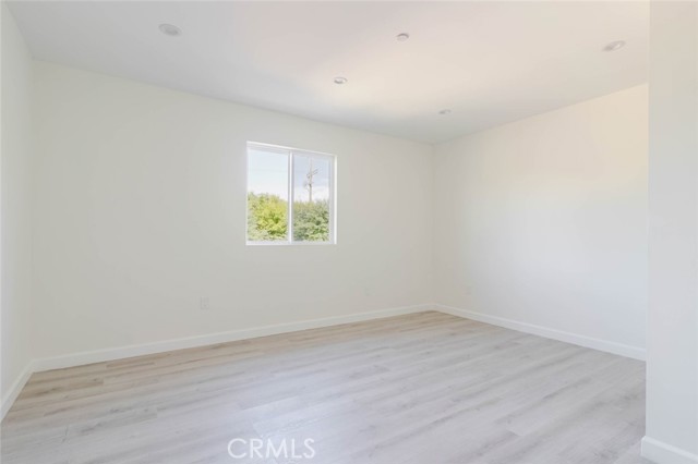 Detail Gallery Image 17 of 24 For 17428 Roscoe Bld, Northridge,  CA 91325 - 2 Beds | 2/1 Baths