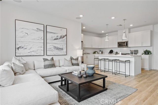 2364 Haley Point Drive, Ventura CA: https://media.crmls.org/medias/d8813769-d030-4c54-9997-343a99039254.jpg
