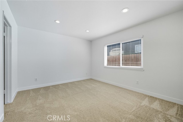 Detail Gallery Image 16 of 23 For 18061 Freshwater Cir, Huntington Beach,  CA 92648 - 3 Beds | 2 Baths