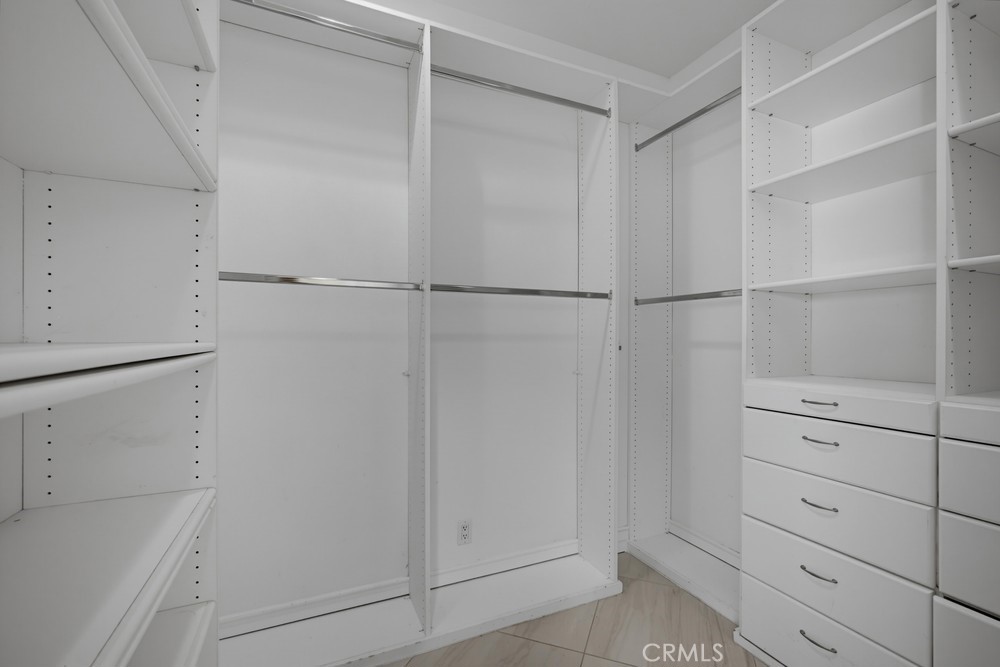 https://media.crmls.org/medias/d881749c-b668-460e-971a-00379fe2ae76.jpg?preset=X-Large