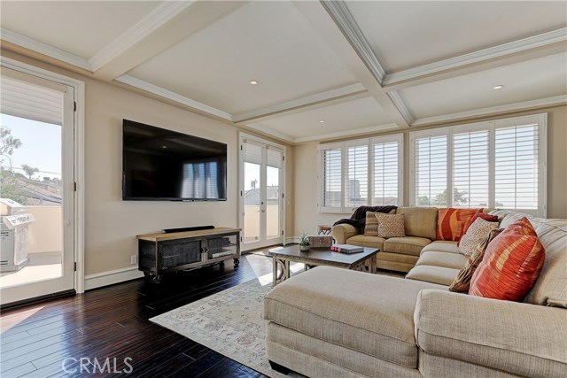 934 Duncan Avenue, Manhattan Beach, California 90266, 5 Bedrooms Bedrooms, ,4 BathroomsBathrooms,Residential,Sold,Duncan,SB17006848