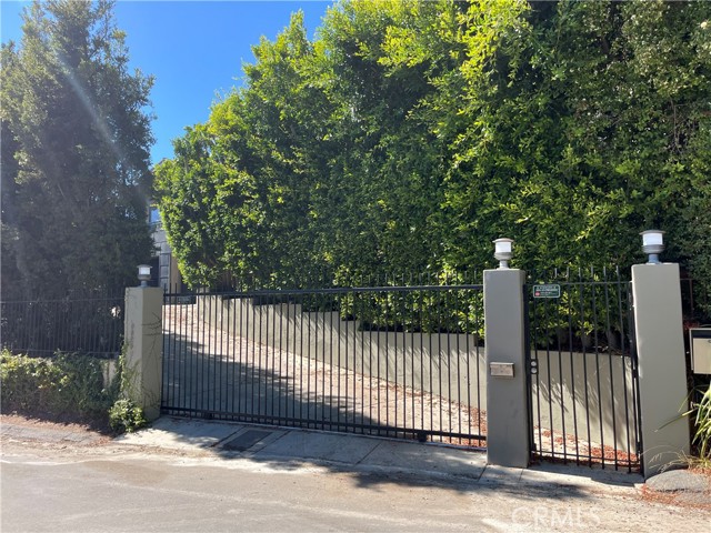 Detail Gallery Image 24 of 27 For 9625 Oak Pass Road, Beverly Hills,  CA 90210 - 5 Beds | 4/1 Baths