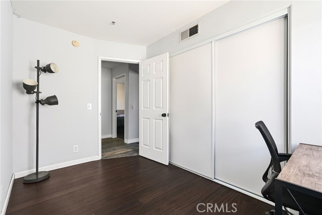 Detail Gallery Image 37 of 48 For 9400 1/2 Noble, North Hills,  CA 91343 - 5 Beds | 3 Baths