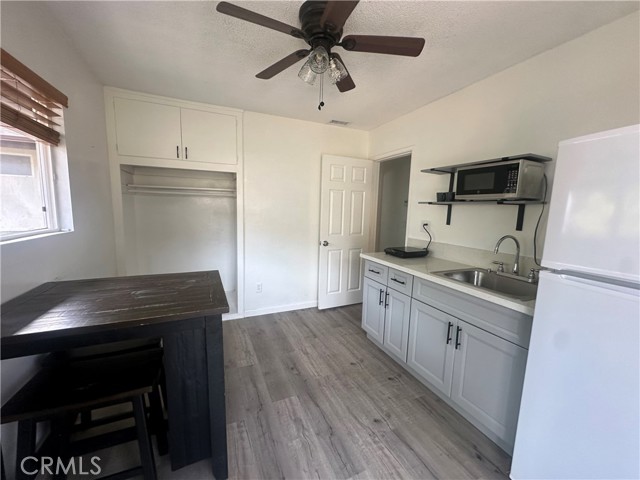 Detail Gallery Image 3 of 7 For 35825 Ivy Ave, Yucaipa,  CA 92399 - 1 Beds | 1 Baths