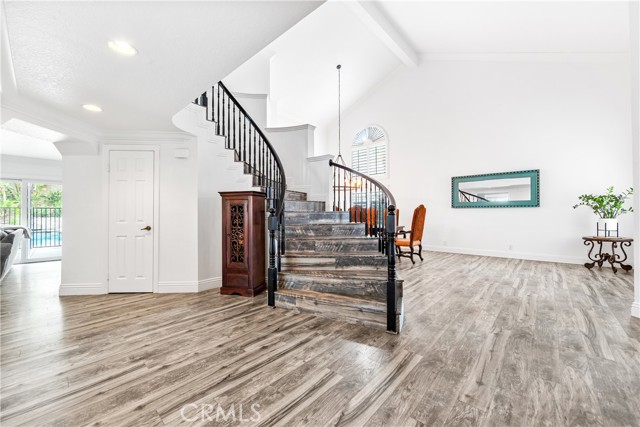 Detail Gallery Image 7 of 53 For 31885 Old Oak Rd, Rancho Santa Margarita,  CA 92679 - 5 Beds | 3 Baths