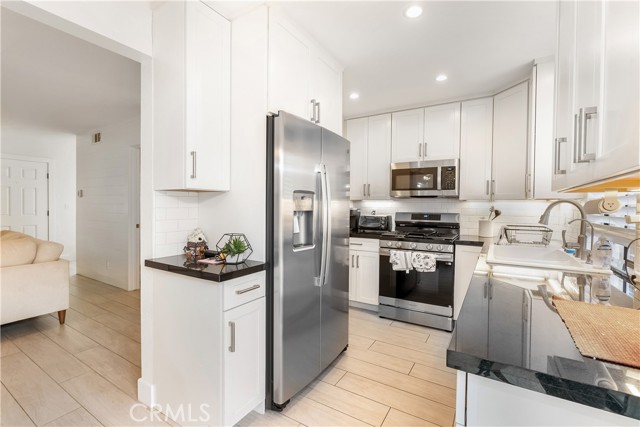 Image 10 of 28 For 40 Seabird Court 36