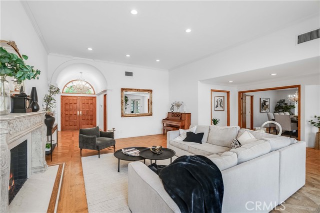 Detail Gallery Image 16 of 41 For 950 Hampton, Arcadia,  CA 91006 - 5 Beds | 6/2 Baths