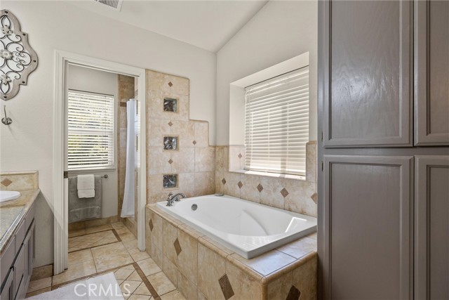 1491 Saratoga Drive, Chico CA: https://media.crmls.org/medias/d883fc9d-560f-4ea2-b205-07b67cab9de2.jpg