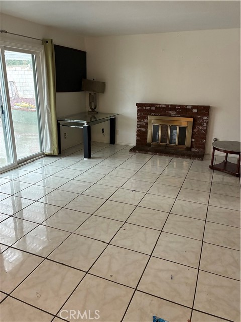 1144 N Glenwood Ave, Rialto CA: https://media.crmls.org/medias/d88457f4-dfd4-443d-8e35-5f24658a28bc.jpg