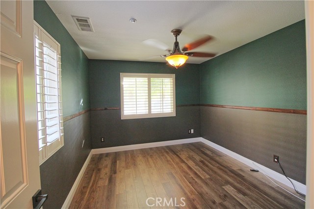 Detail Gallery Image 9 of 19 For 29572 Clear View, Highland,  CA 92346 - 4 Beds | 2/1 Baths