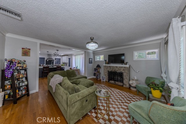 4712 Townsend Avenue, Los Angeles CA: https://media.crmls.org/medias/d886244b-0a02-4c0d-9e23-141aad780122.jpg