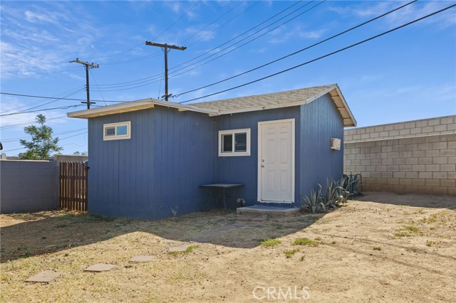 371 Claire Street, Riverside CA: https://media.crmls.org/medias/d8865567-22f9-4798-90f2-e2b3ef4efcf9.jpg