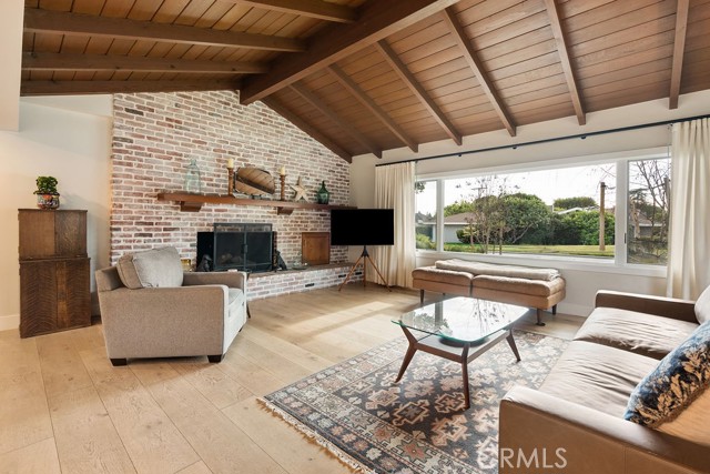 Detail Gallery Image 2 of 49 For 2011 Redberry, North Tustin,  CA 92705 - 4 Beds | 3 Baths