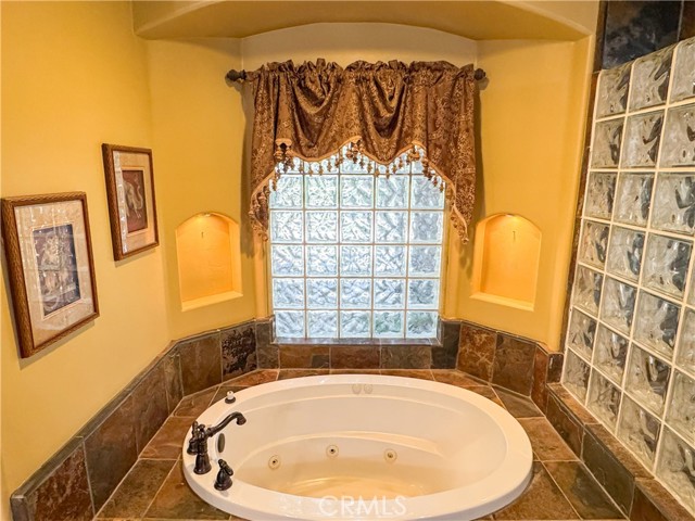 Detail Gallery Image 49 of 61 For 12011 Manorwood St, Bakersfield,  CA 93311 - 4 Beds | 2/1 Baths